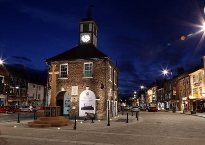 Photograph of Yarm Town Hall at night